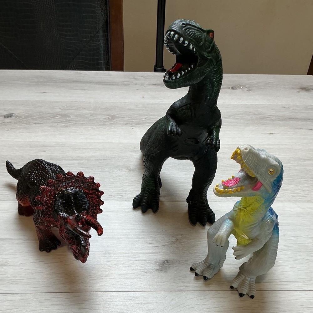 Unbranded Dinosaur Action Figures Kids One Size Multicolor gently used
